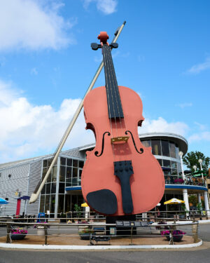 Sydney's Famous Big Fiddle